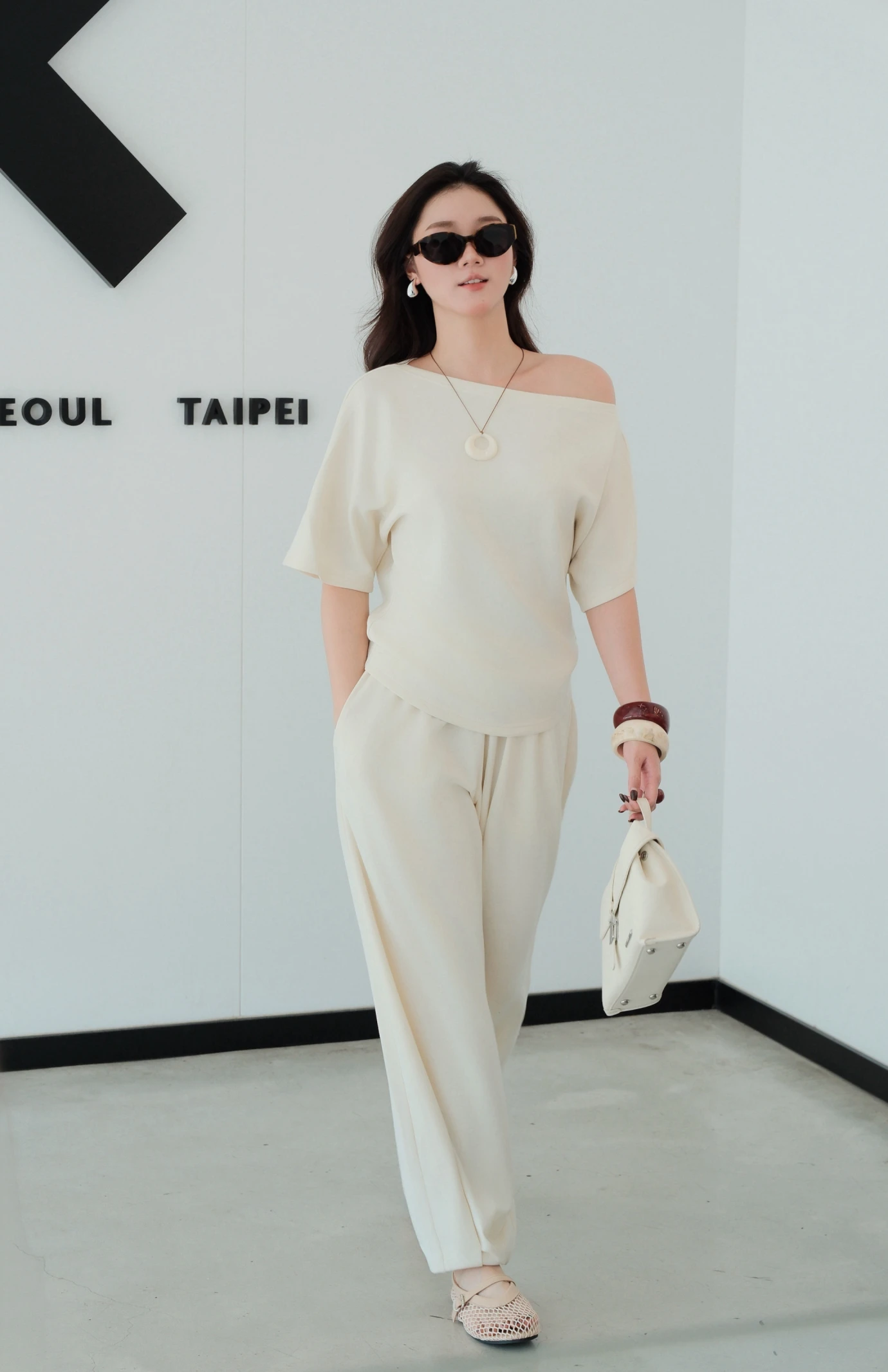 /assets/uploads/images/product/2026/EC2_-_T8_-_KHANH_THI-6.webp